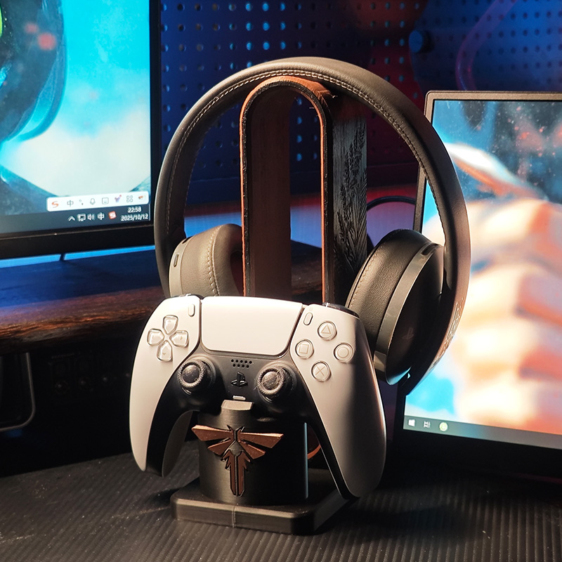 Gaming Console In Tv - Handle Earphone Stand Zelda Anime Theme